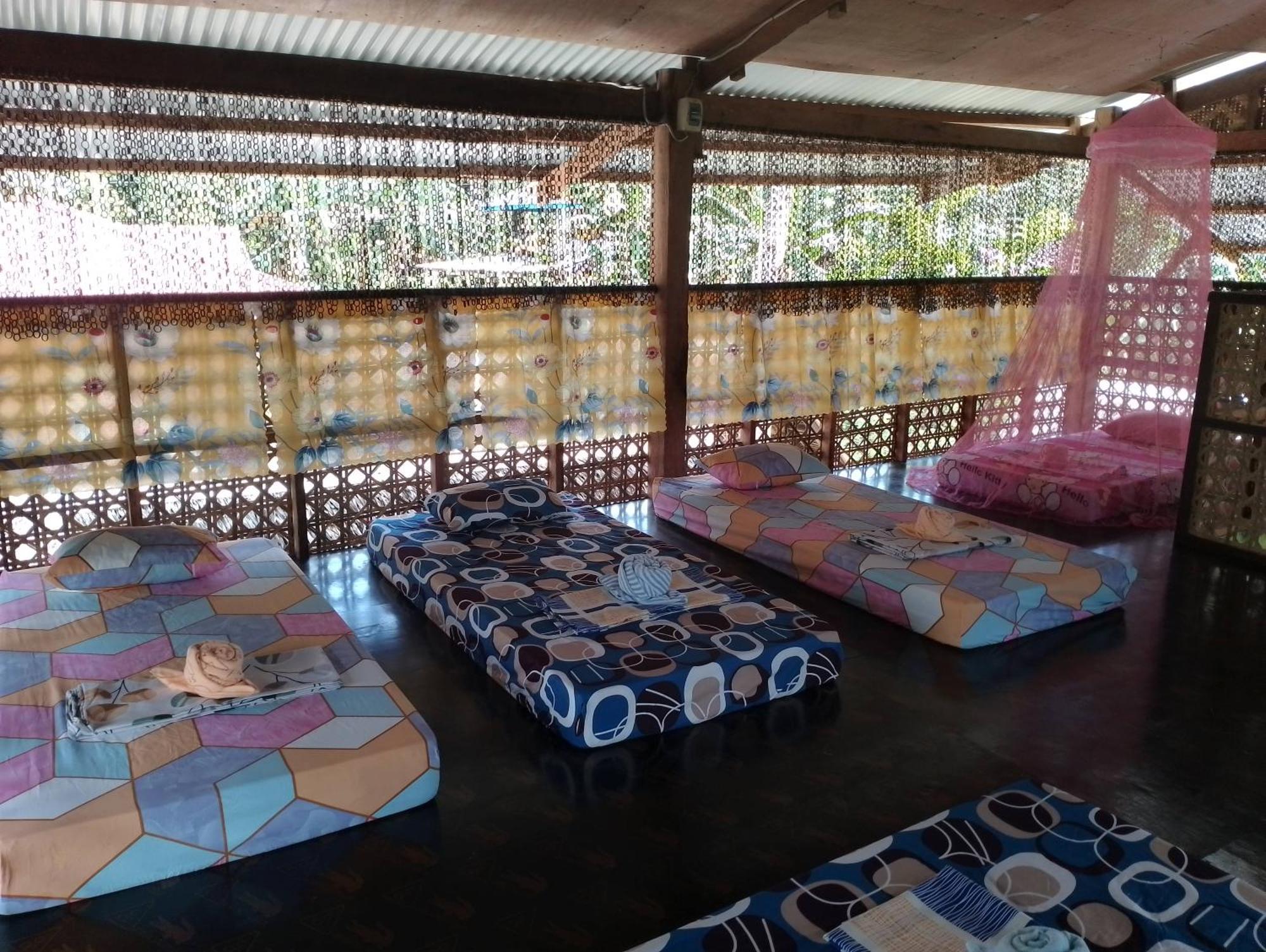 Lhoyjean Garden Hostel Batuan Exteriör bild