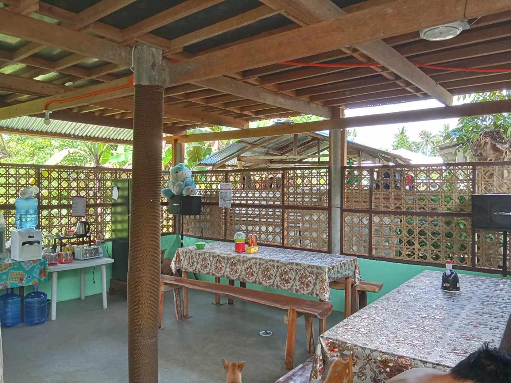 Lhoyjean Garden Hostel Batuan Exteriör bild