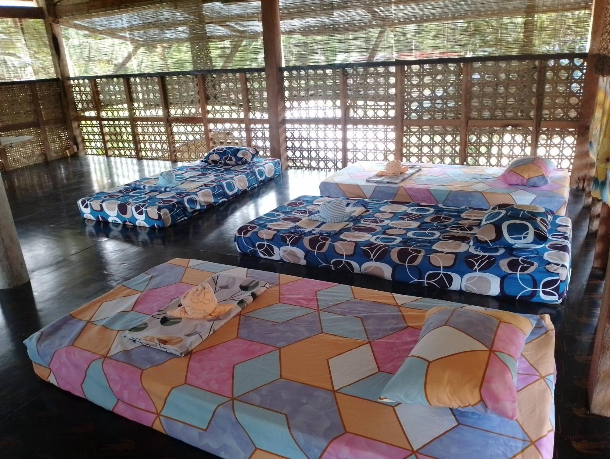 Lhoyjean Garden Hostel Batuan Exteriör bild