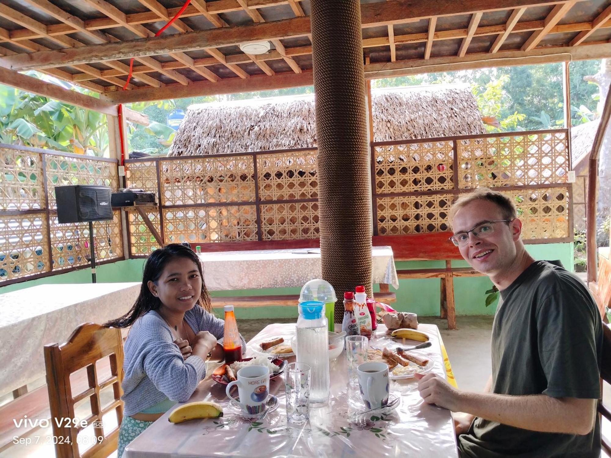 Lhoyjean Garden Hostel Batuan Exteriör bild