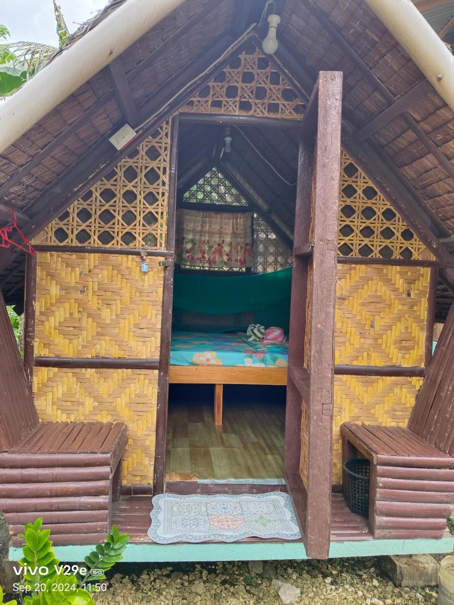Lhoyjean Garden Hostel Batuan Exteriör bild